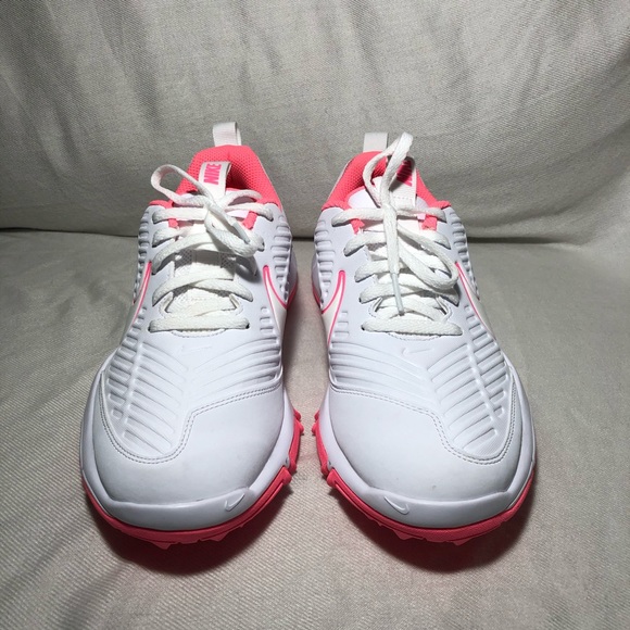 nike women's shoes waterproof